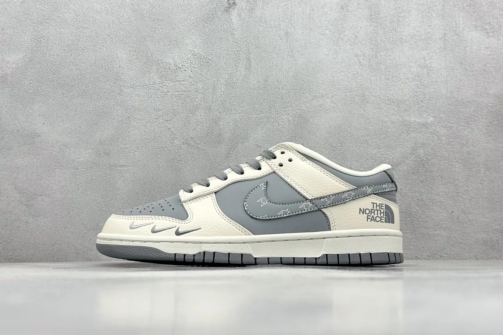 Nike SB Dunk Low North Face Beige Grey Rep Shoes Replica Nikes Functional 1632