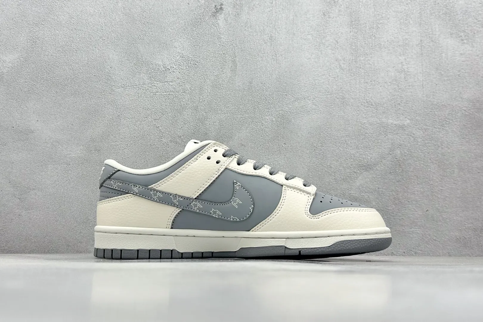 Nike SB Dunk Low North Face Beige Grey Rep Shoes Replica Nikes Functional 1632