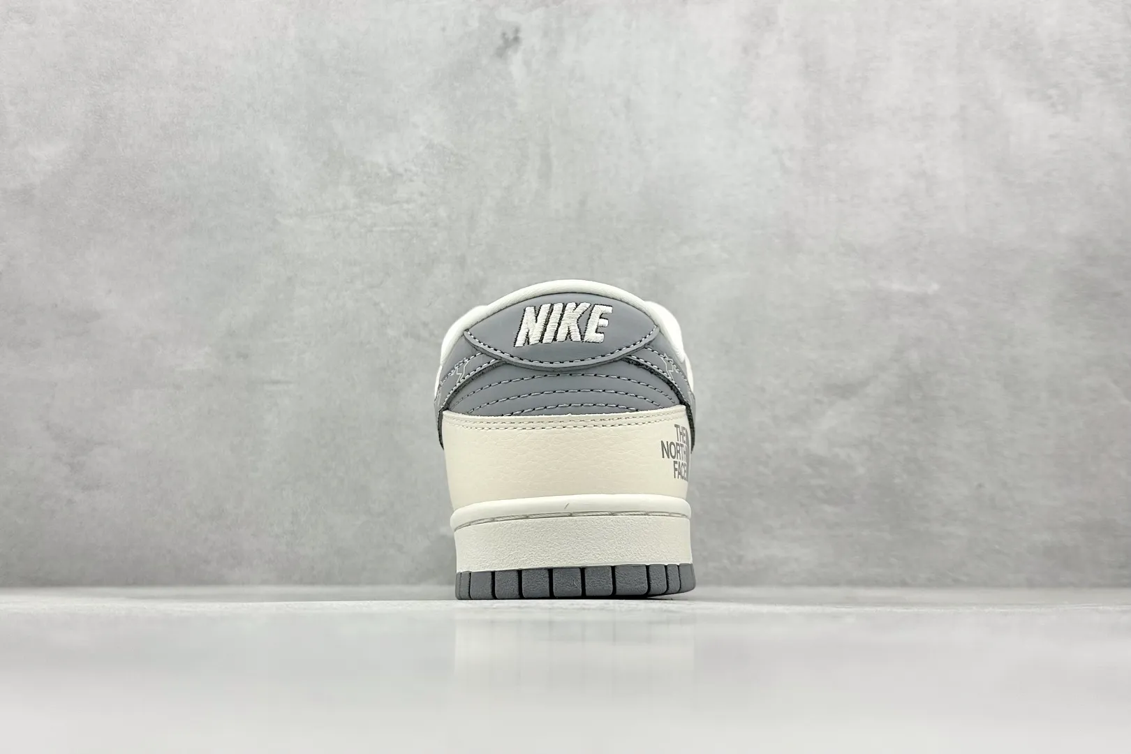 Nike SB Dunk Low North Face Beige Grey Rep Shoes Replica Nikes Functional 1632