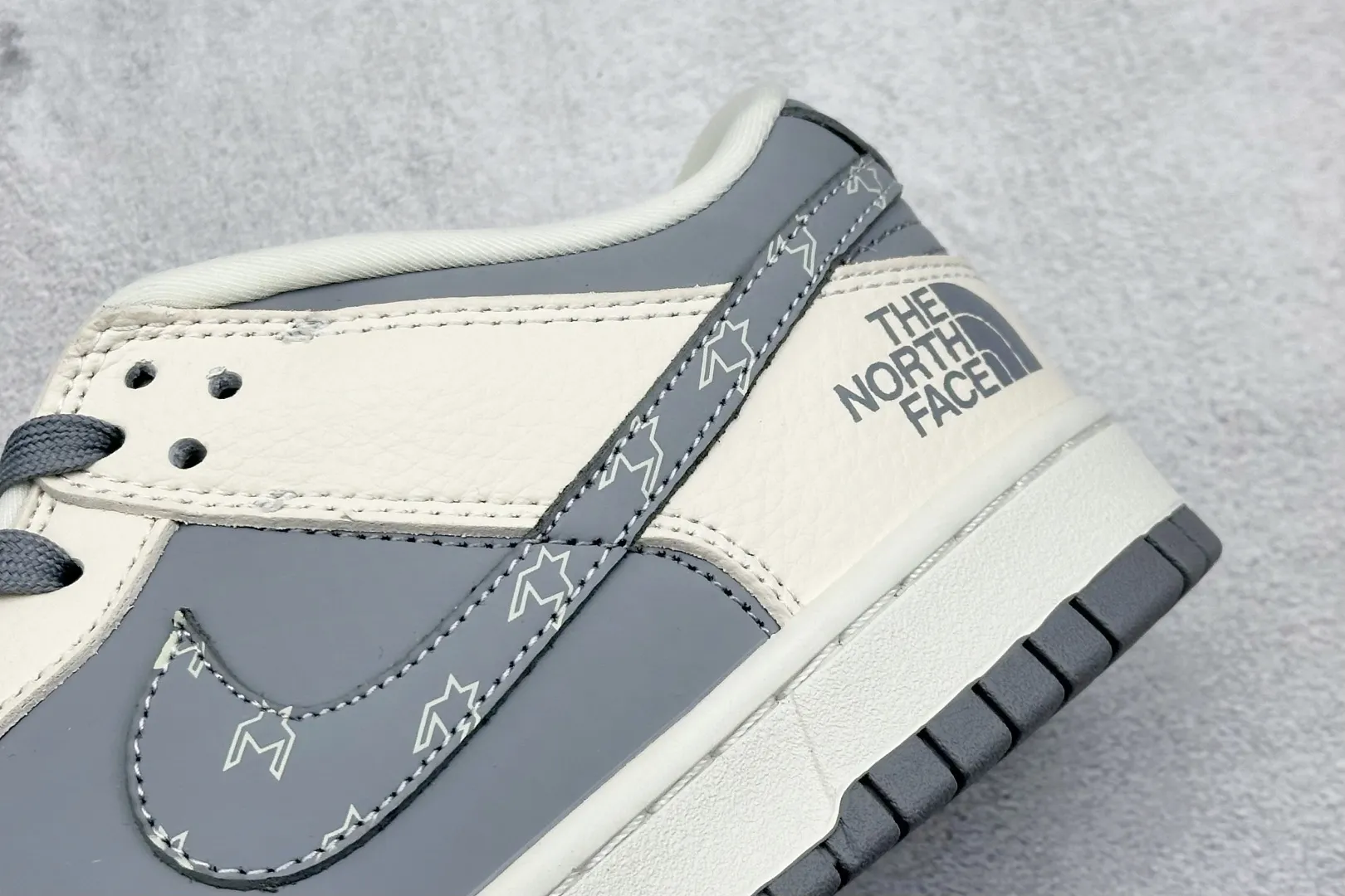 Nike SB Dunk Low North Face Beige Grey Rep Shoes Replica Nikes Functional 1632