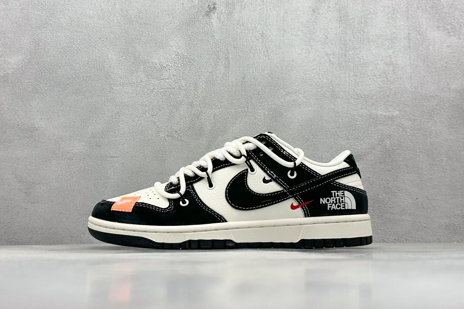 Nike SB Dunk Low North Face Black White Replica Nike Shoes Classic 1618