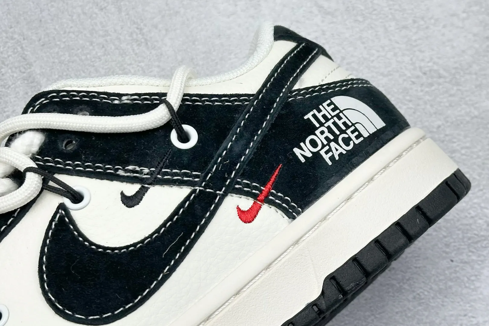 Nike SB Dunk Low North Face Black White Replica Nike Shoes Classic 1618