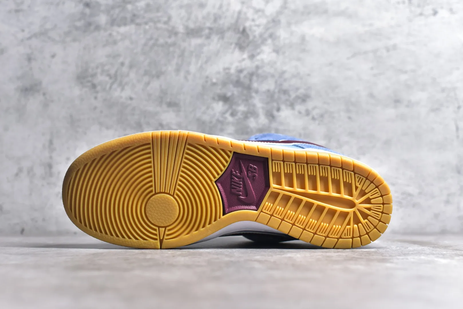 Nike SB Dunk Low Philadelphia Bubblegum –  Replica Nikes & Rep Shoes Collection Thermal 1599