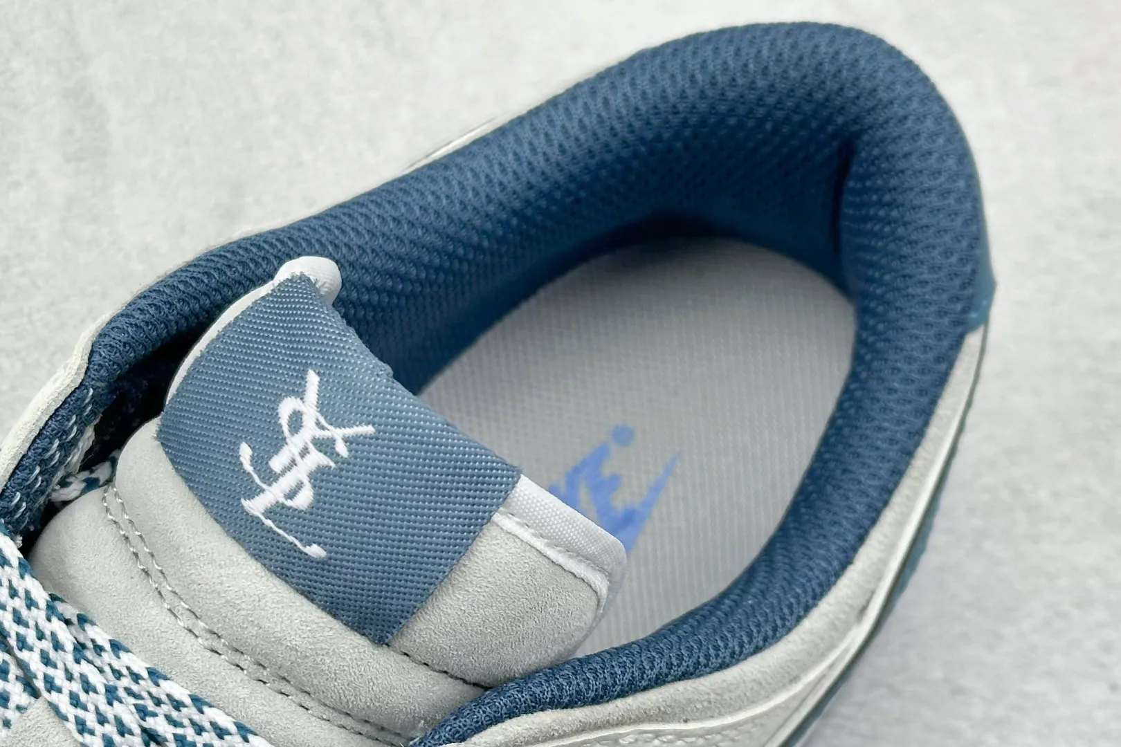 Nike SB Dunk Low Saint Laurent White Blue Replica Nikes Rep Shoes Stretchable 1563