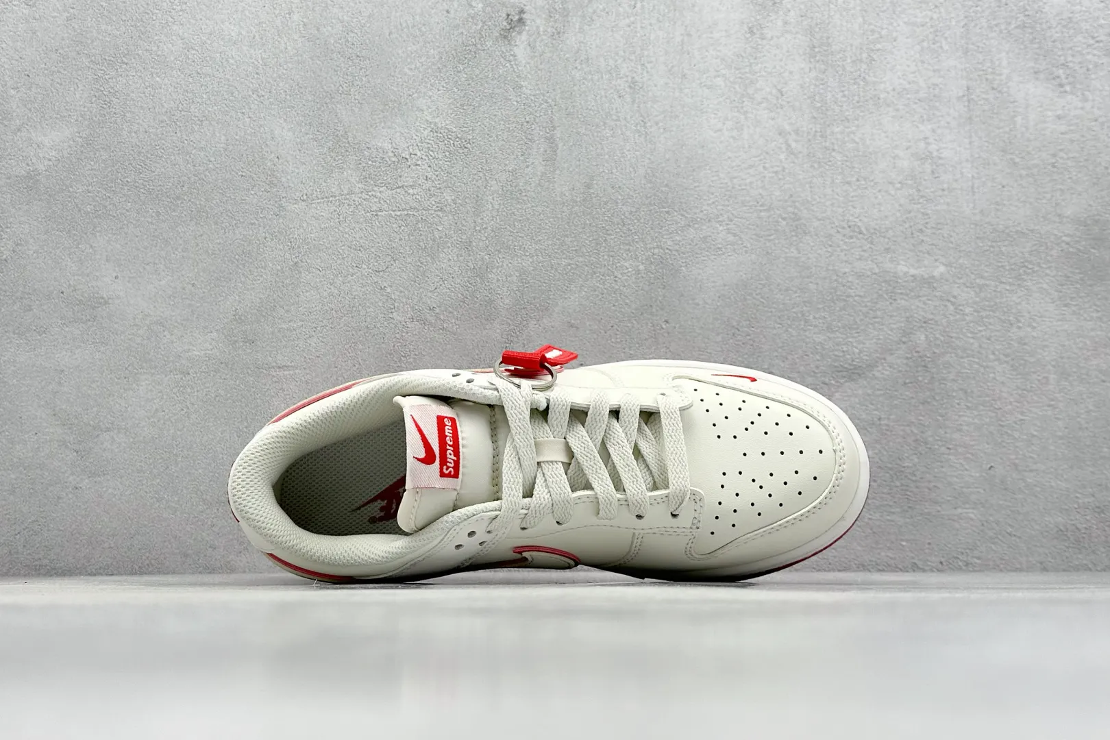 Nike SB Dunk Low Supreme Beige Red –  Rep Shoes & Replica Nikes Timeless 1624
