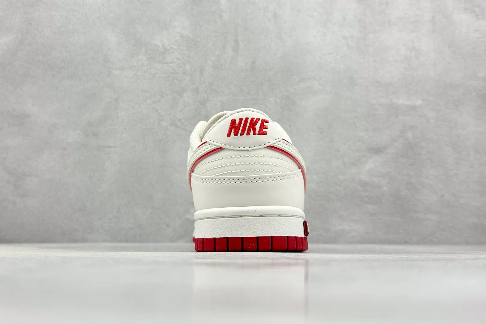 Nike SB Dunk Low Supreme Beige Red –  Rep Shoes & Replica Nikes Timeless 1624