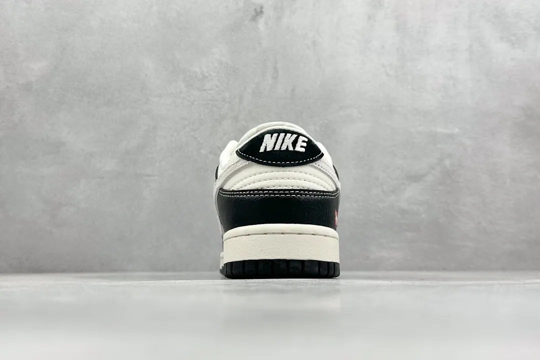 Nike SB Dunk Low Supreme Black White –  Replica Nikes & Fake Nike Shoes AllSeason 1574