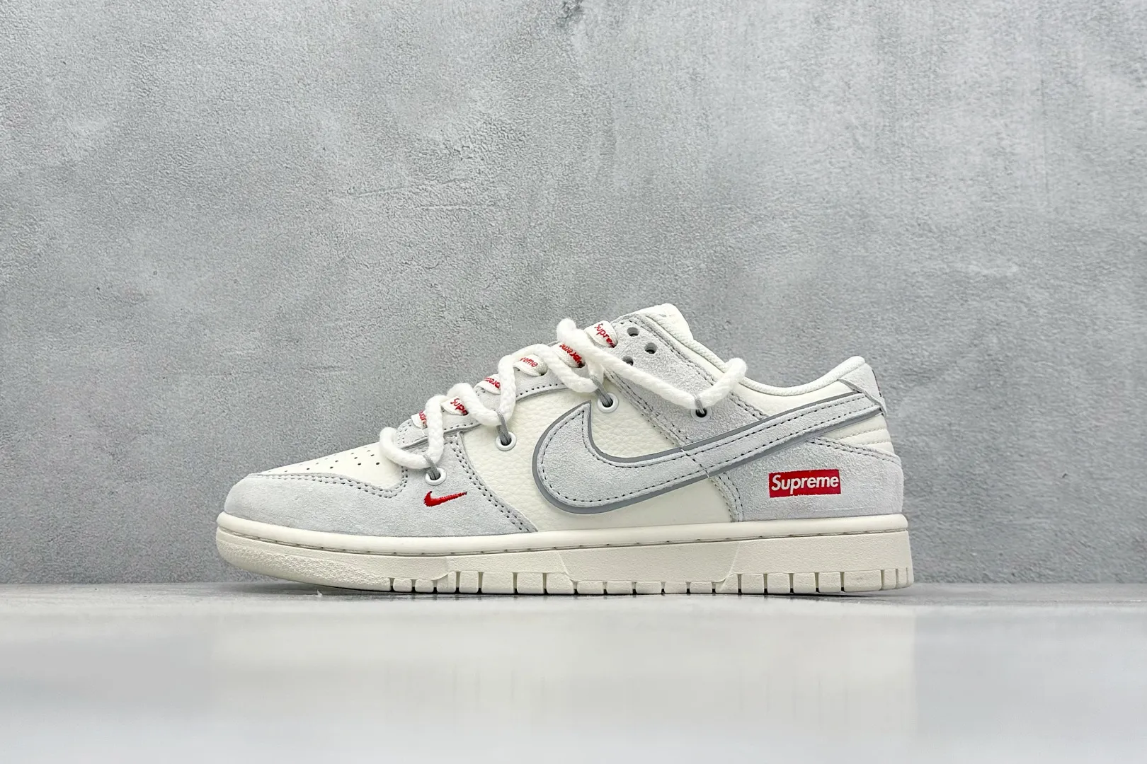 Nike SB Dunk Low Supreme Light Grey  Rep Shoes Replica Nikes AllSeason 1653