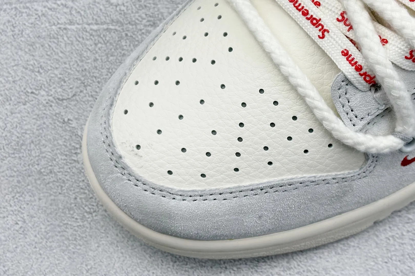 Nike SB Dunk Low Supreme Light Grey  Rep Shoes Replica Nikes AllSeason 1653