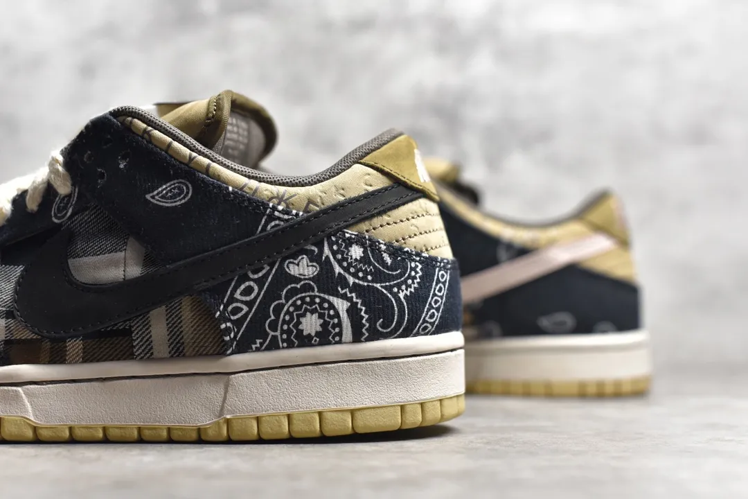 Nike SB Dunk Low Travis Scott Cactus Jack Black Paisley Replica Shoes Durable 1541