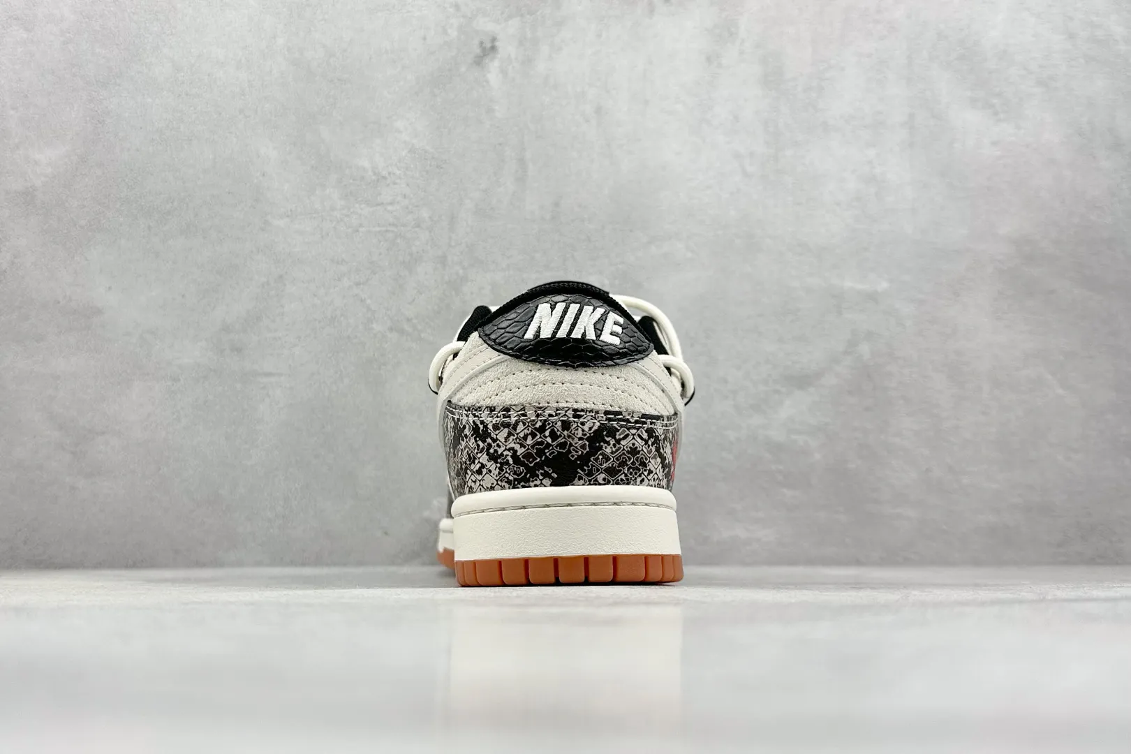 WeatherProof Nike SB Dunk Low Year of the Snake White –  Rep Shoes & Replica Nikes 1655
