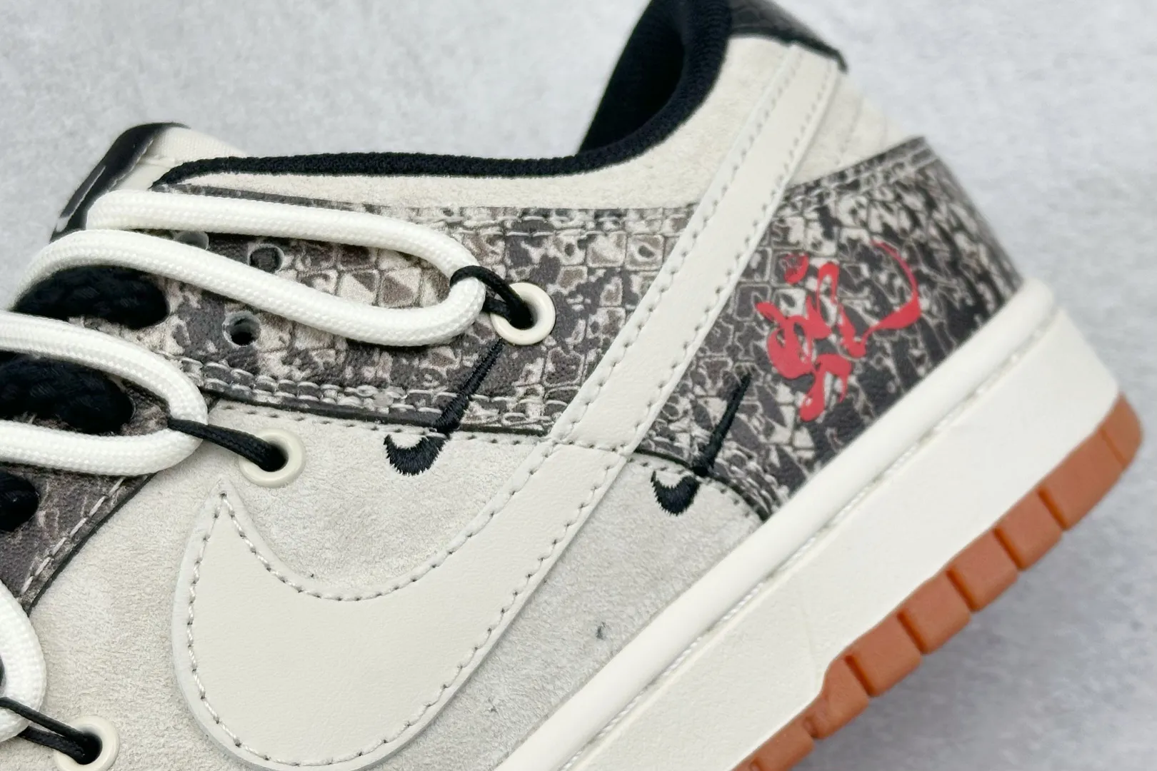 WeatherProof Nike SB Dunk Low Year of the Snake White –  Rep Shoes & Replica Nikes 1655
