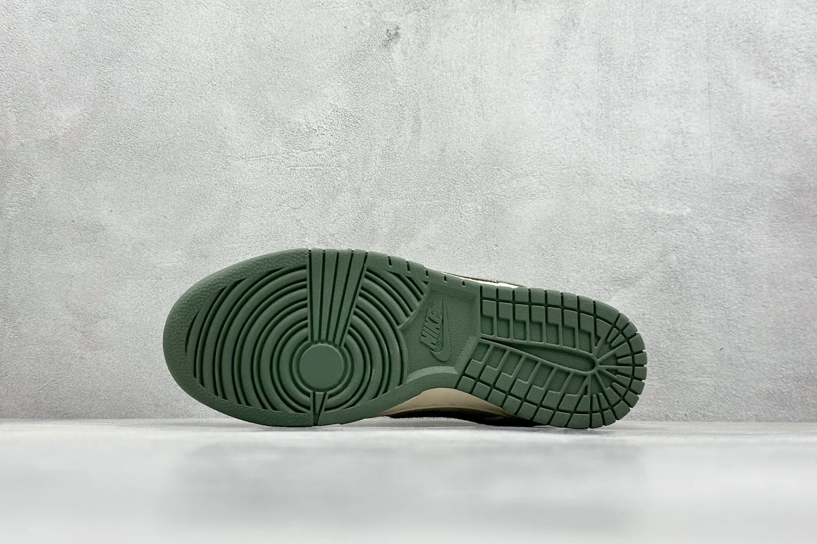 FreshLook Nike SB Dunk Low x GUCCI Gray Brown Green Replica Nikes – High-Quality Rep Shoes 1567