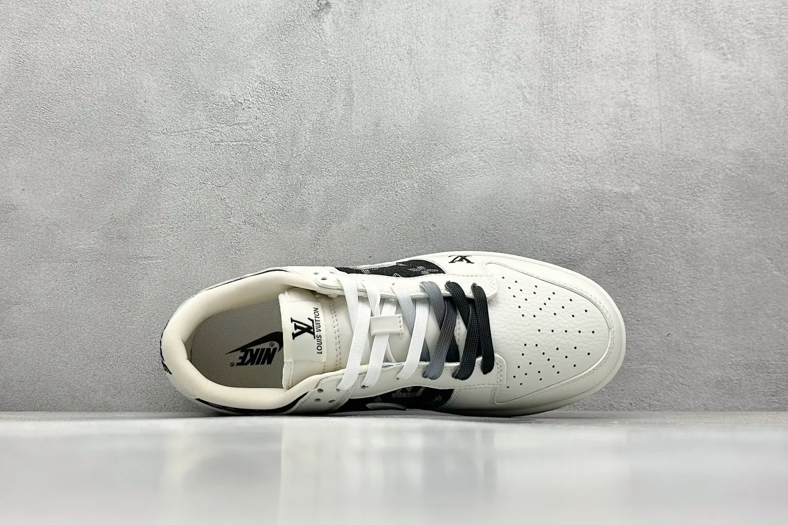 Nike SB Dunk Low x Louis Vuitton White Black Denim Rep Shoes Replica Nikes Bright 1573