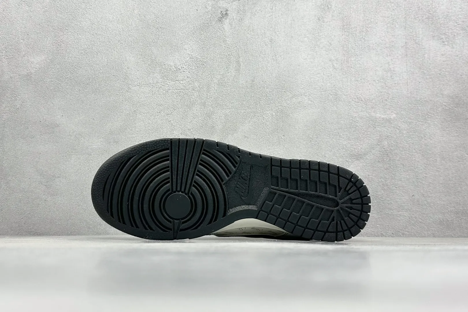 Nike SB Dunk Low x Stussy White Black Red –  Replica Nikes & Rep Shoes Collection ZipUp 1586