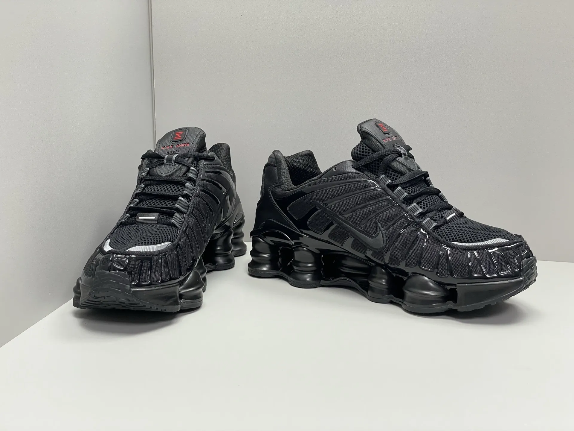 Sporty Nike Shox TL Black Low Running Shoes –  Replica Nike Edition 1665