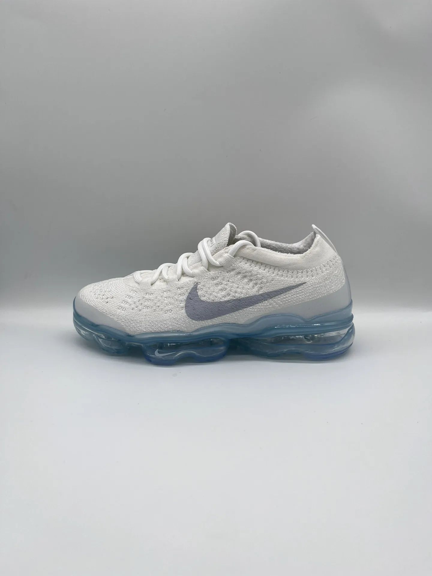 ComfortFit Nike Vapormax 2023 Flyknit White Running Shoes –  Rep Shoes & Replica Sneakers 1358
