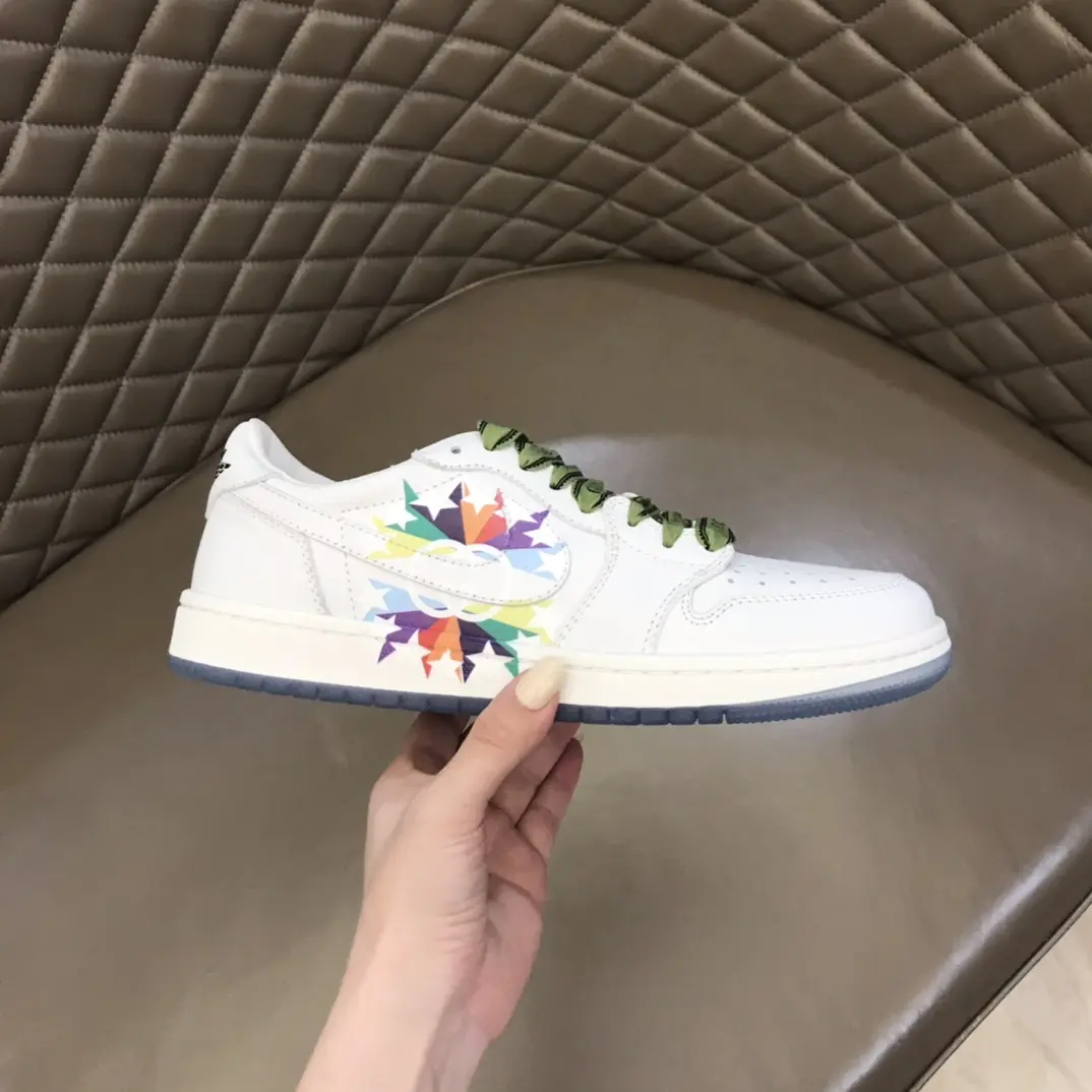 OnTrend Nike x Gucci Collaboration Low-Top  Sneakers – White with Green Laces, High Quality Replica, Various Sizes 38- 846