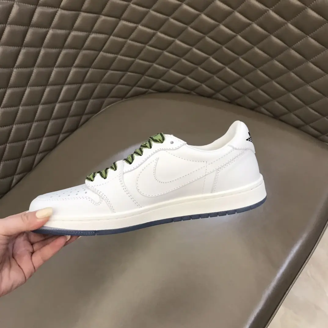 OnTrend Nike x Gucci Collaboration Low-Top  Sneakers – White with Green Laces, High Quality Replica, Various Sizes 38- 846