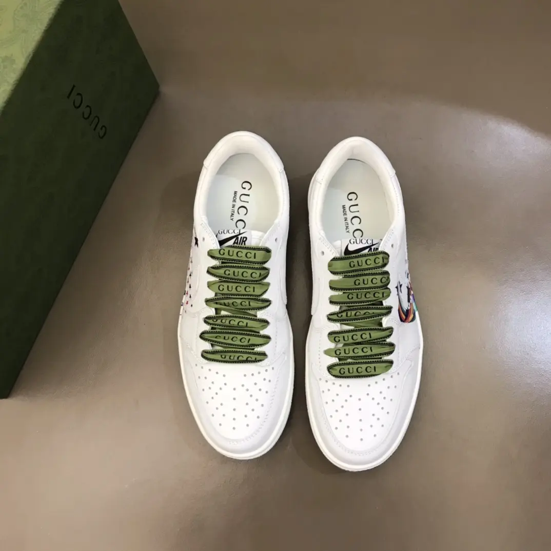 SportInspired Nike x Gucci White Low-Top Lace-Up  Sneakers with Green Accents – High Quality Replica Shoes & Gucci Replica 835