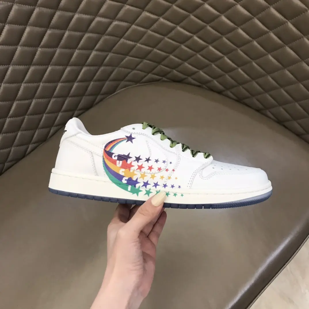 SportInspired Nike x Gucci White Low-Top Lace-Up  Sneakers with Green Accents – High Quality Replica Shoes & Gucci Replica 835