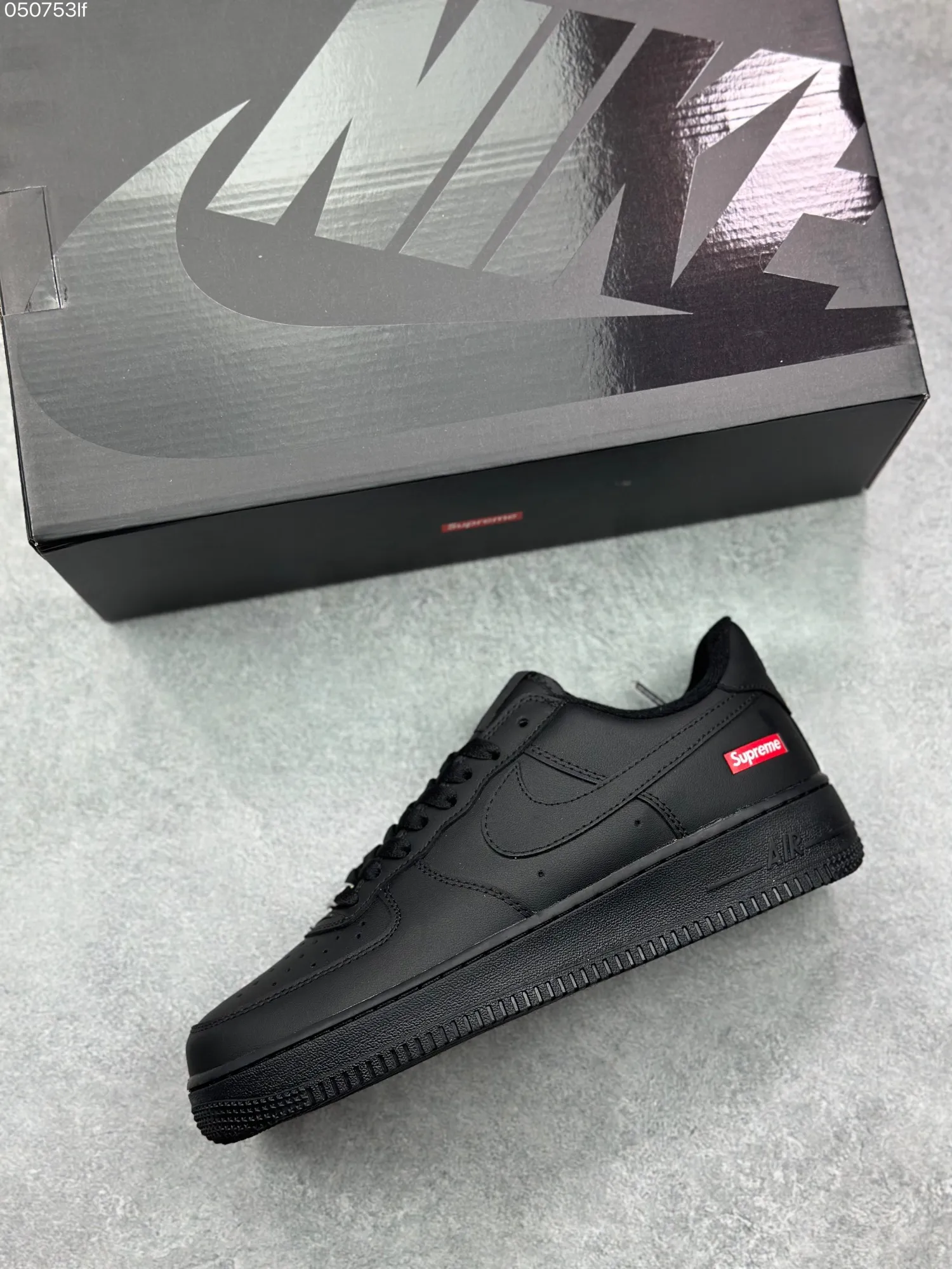 Trendy Nike x Supreme Air Force 1 ’07 Low All Black Limited Edition Rep Shoes – Best Replica Sneakers – Size 36- 997