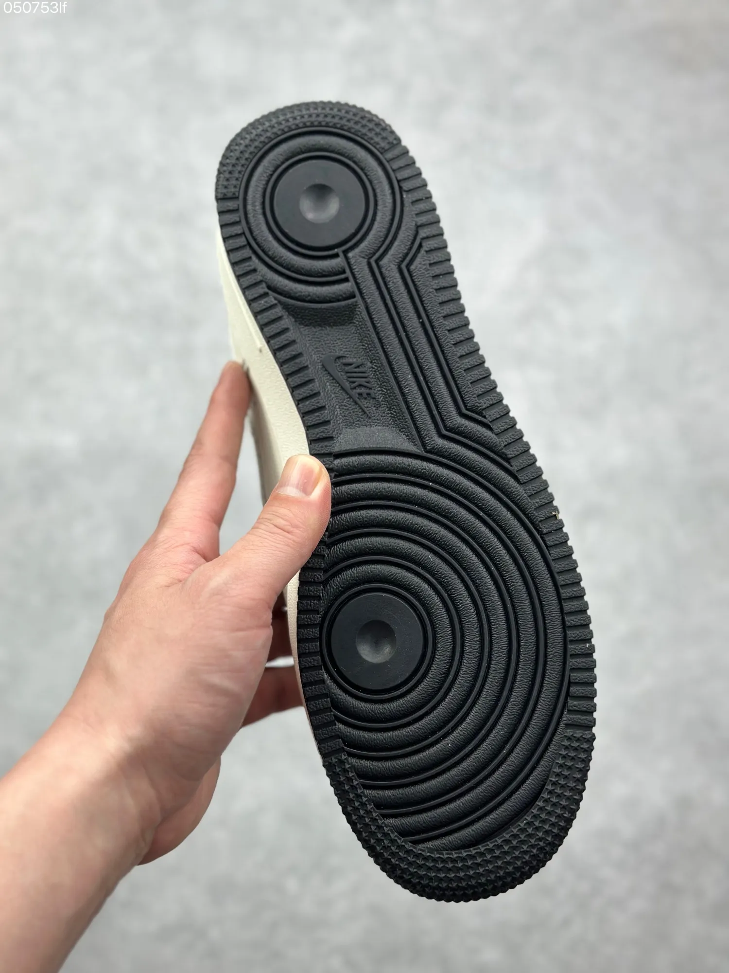 Breathable Nike x Supreme Air Force 1 ’07 Low Cream Black Limited Edition Rep Shoes – Best Replica Sneakers 999