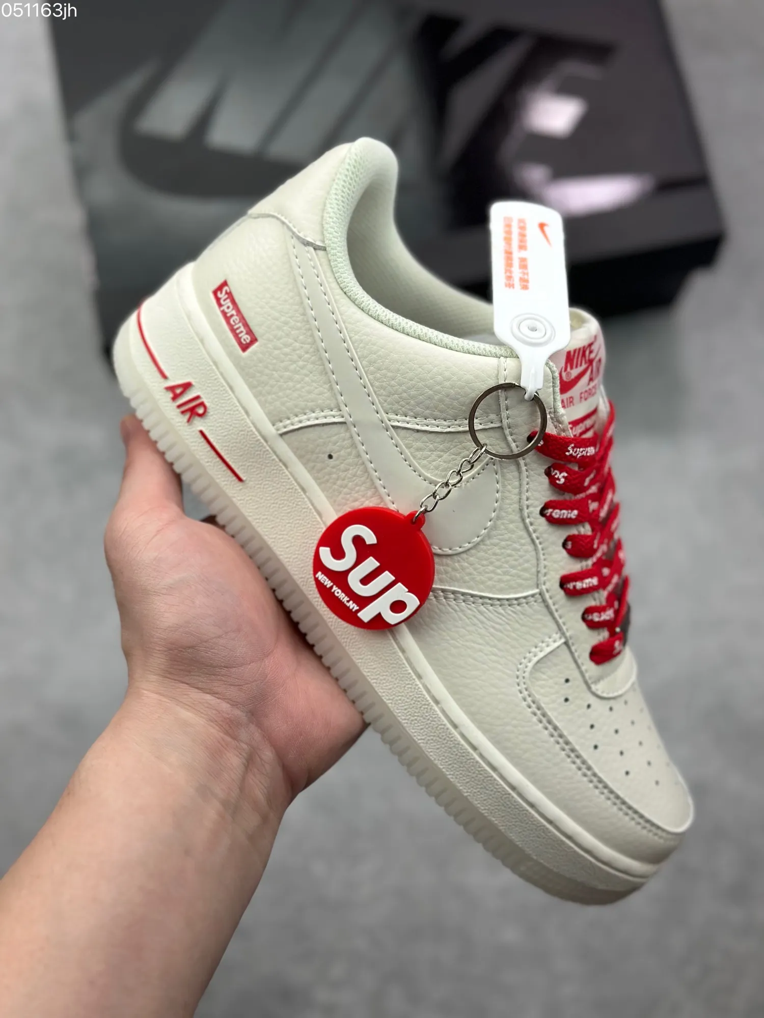 Vibrant Nike x Supreme Air Force 1 ’07 Low Cream Red  Sneakers – Limited Edition Rep Shoes & Best Replica Sneakers 991