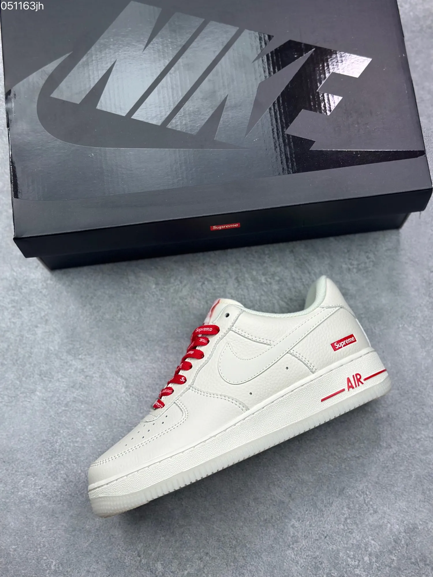 Vibrant Nike x Supreme Air Force 1 ’07 Low Cream Red  Sneakers – Limited Edition Rep Shoes & Best Replica Sneakers 991