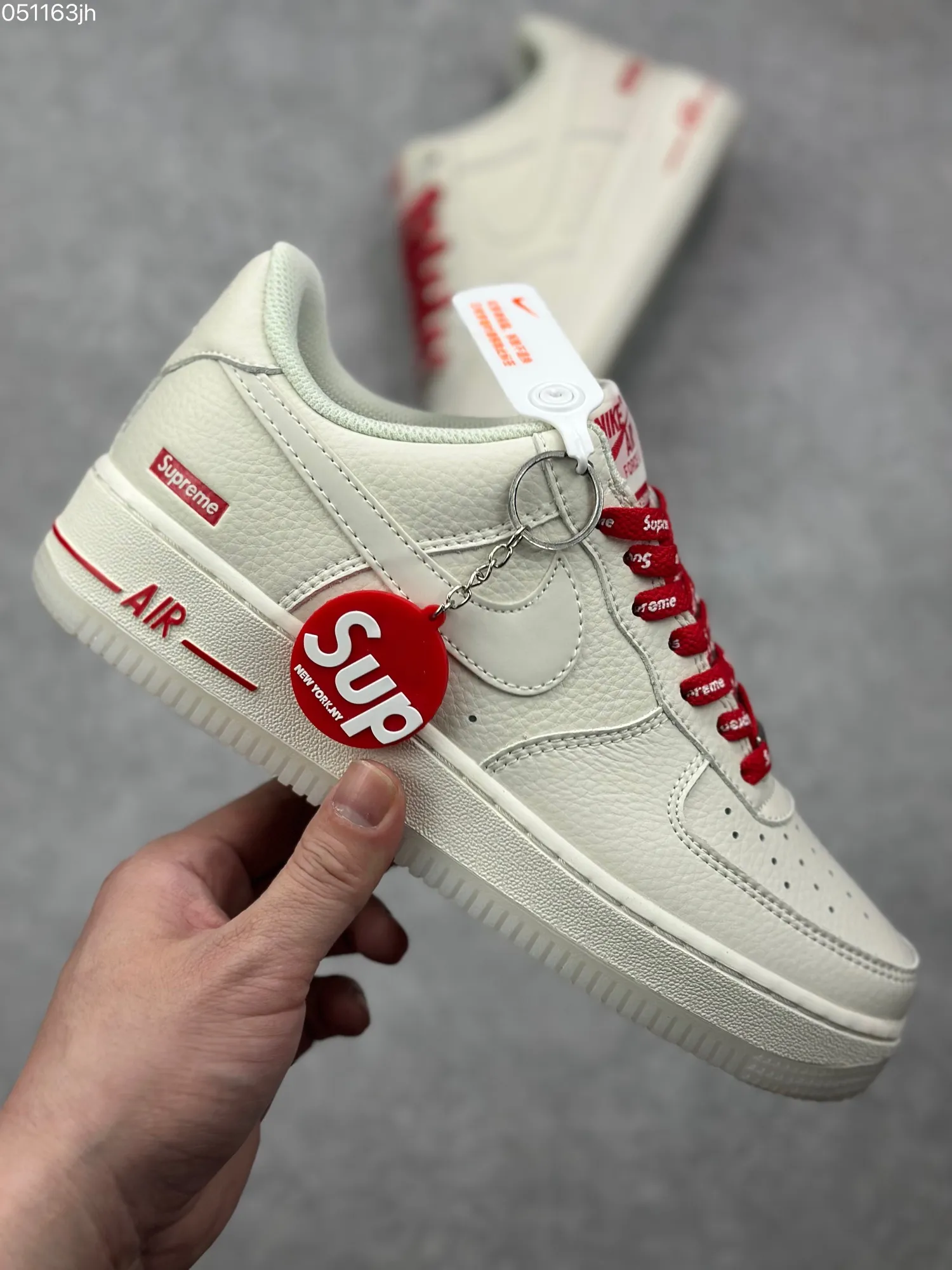 Vibrant Nike x Supreme Air Force 1 ’07 Low Cream Red  Sneakers – Limited Edition Rep Shoes & Best Replica Sneakers 991