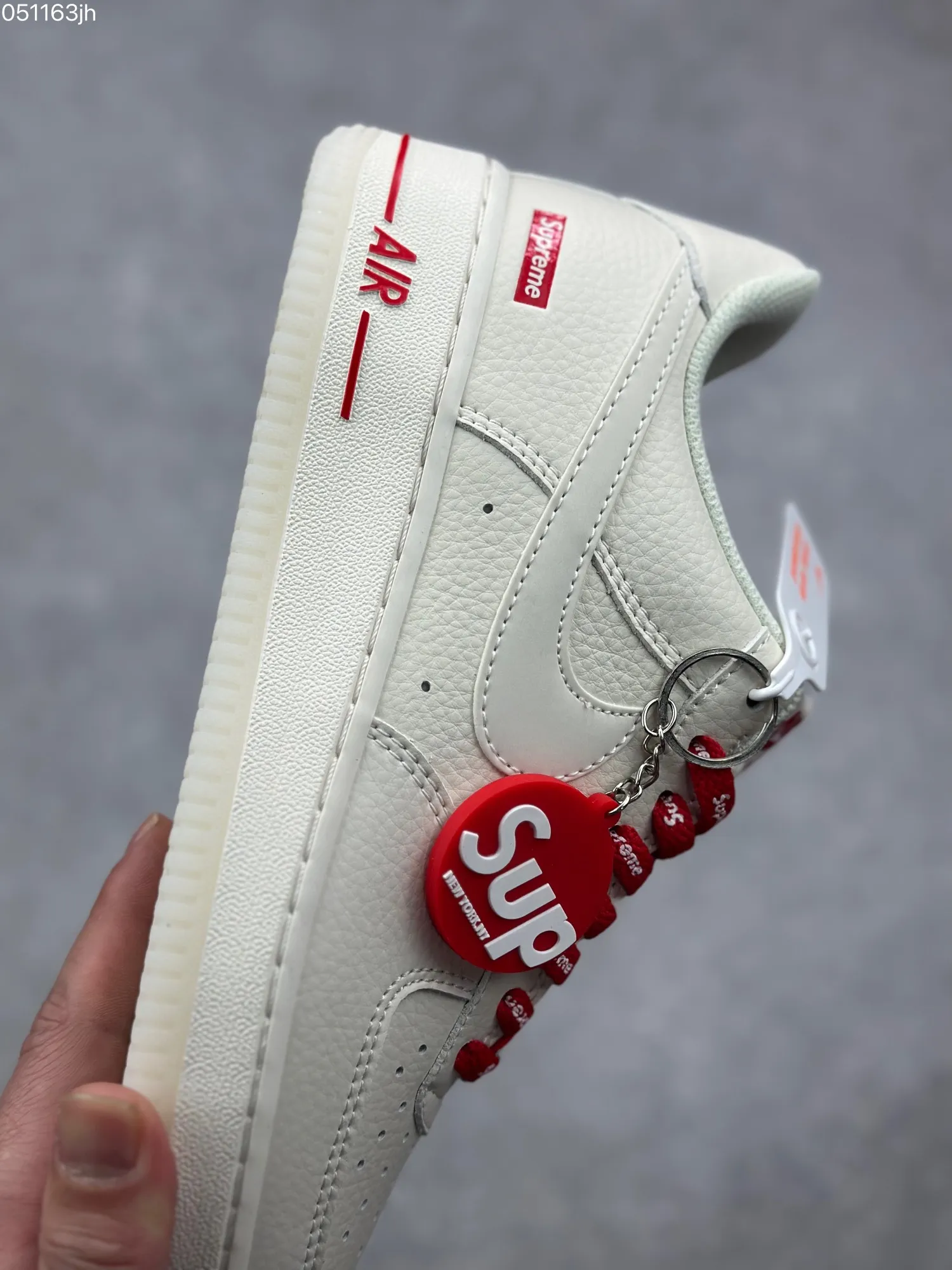 Vibrant Nike x Supreme Air Force 1 ’07 Low Cream Red  Sneakers – Limited Edition Rep Shoes & Best Replica Sneakers 991