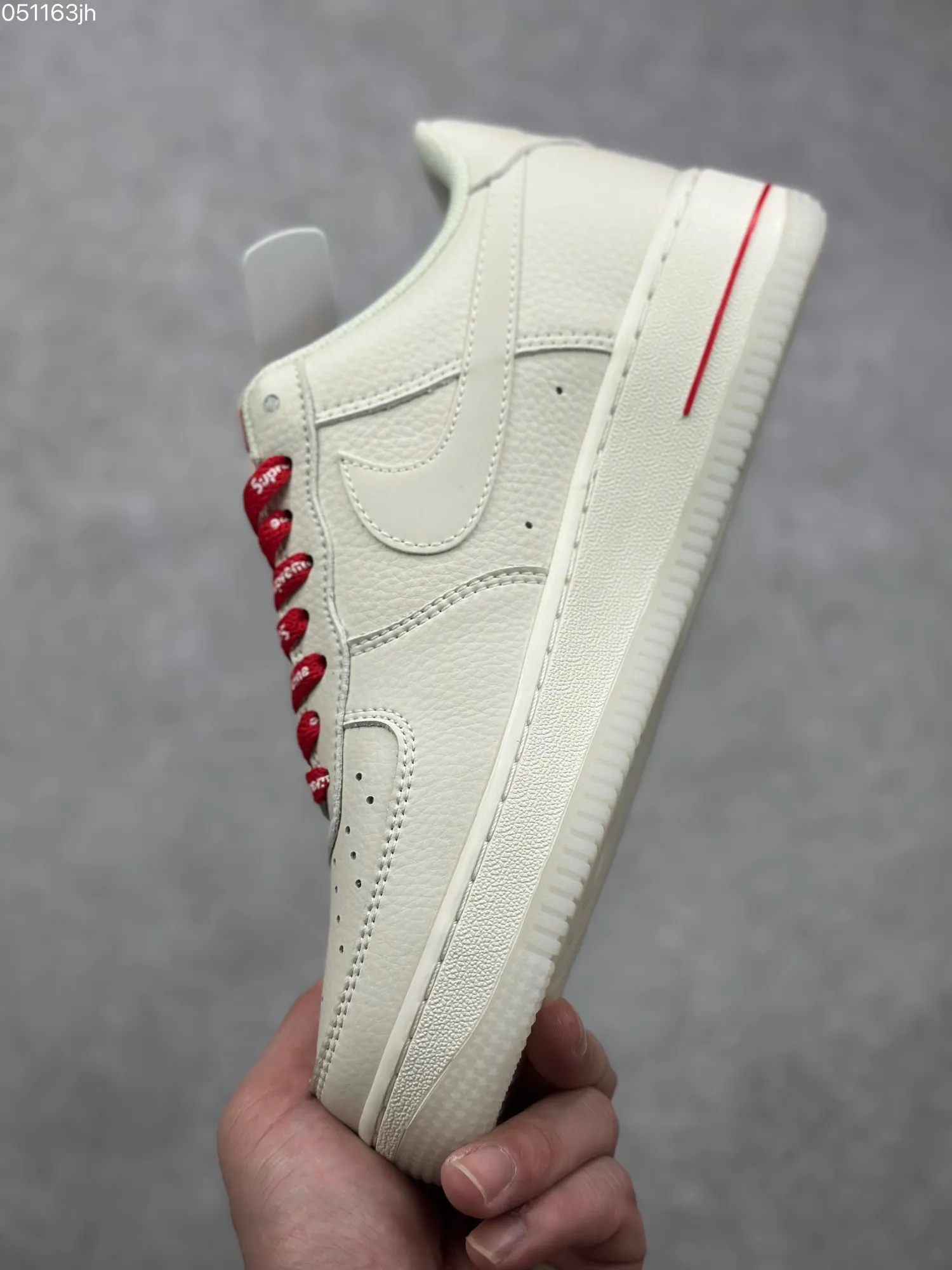 Vibrant Nike x Supreme Air Force 1 ’07 Low Cream Red  Sneakers – Limited Edition Rep Shoes & Best Replica Sneakers 991