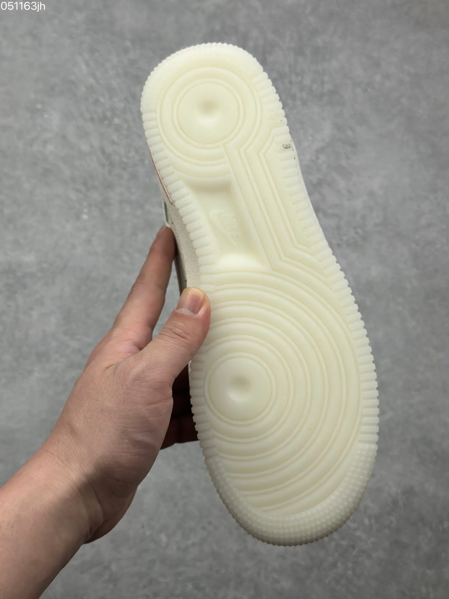Vibrant Nike x Supreme Air Force 1 ’07 Low Cream Red  Sneakers – Limited Edition Rep Shoes & Best Replica Sneakers 991