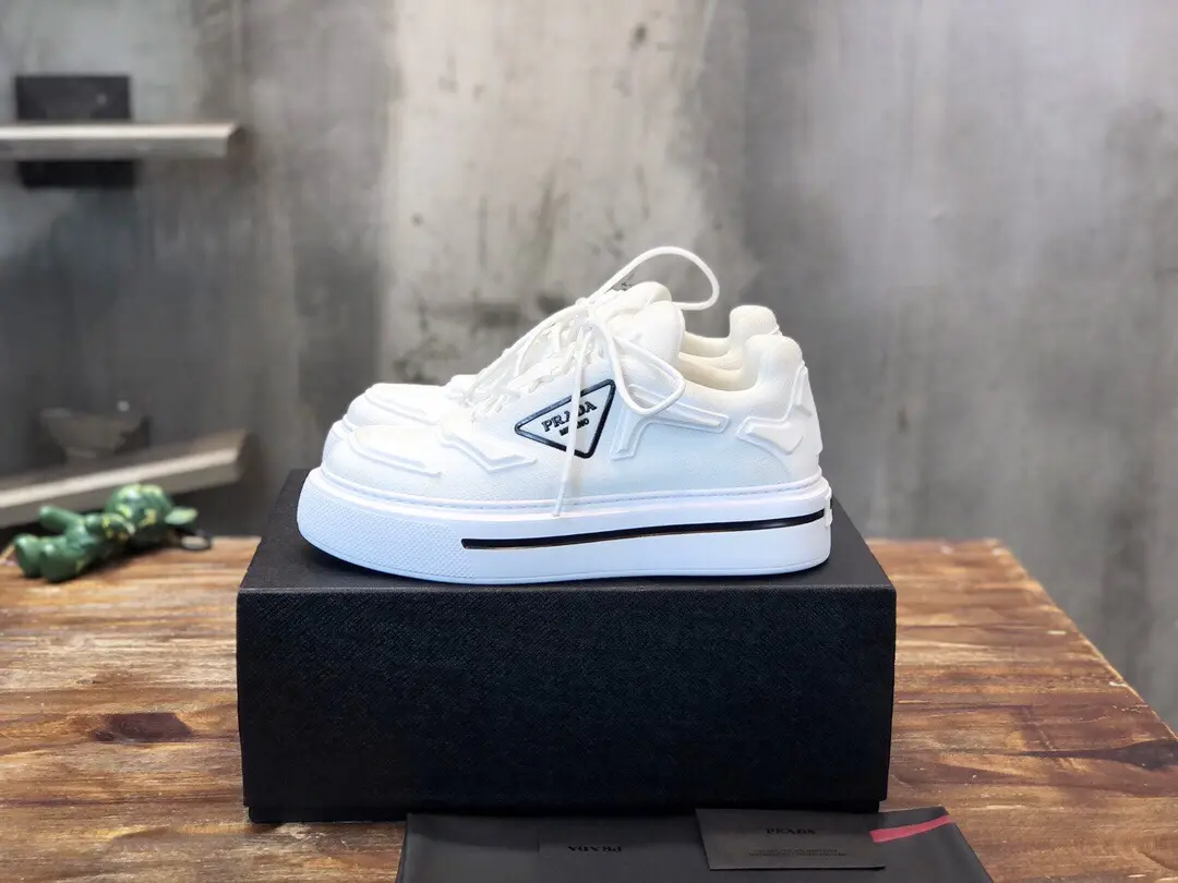 Unique PRADA Men’s White High-Top Chunky Sneakers with Re-Nylon and Patent Leather – P390 Style, 1:1 Replica Sneakers, High Quality Prada Sneakers Replica 189