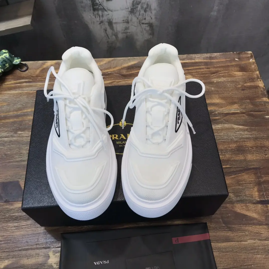 Unique PRADA Men’s White High-Top Chunky Sneakers with Re-Nylon and Patent Leather – P390 Style, 1:1 Replica Sneakers, High Quality Prada Sneakers Replica 189