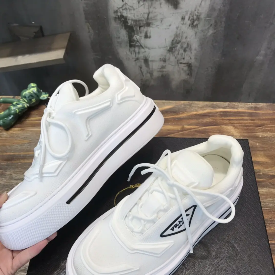 Unique PRADA Men’s White High-Top Chunky Sneakers with Re-Nylon and Patent Leather – P390 Style, 1:1 Replica Sneakers, High Quality Prada Sneakers Replica 189