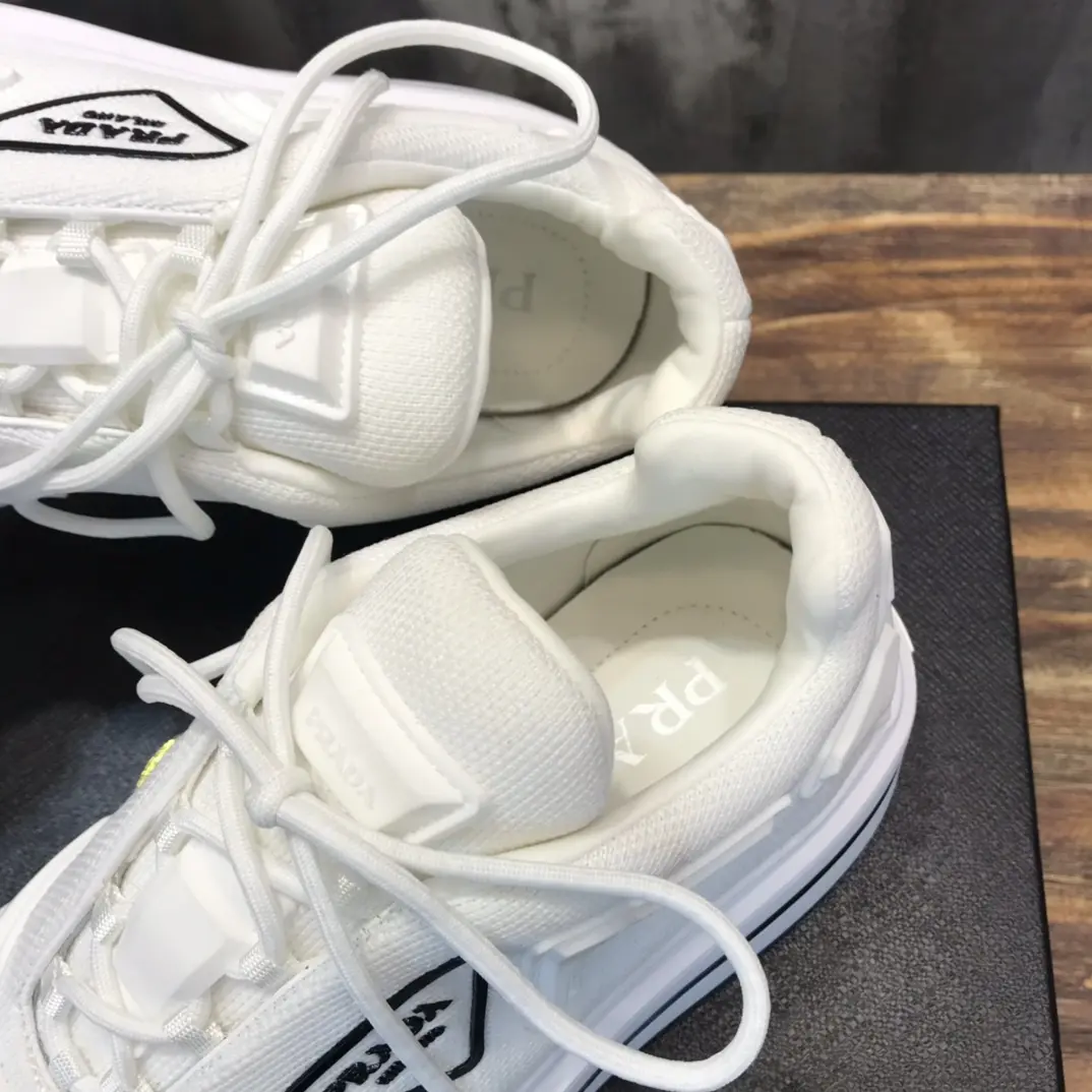 Unique PRADA Men’s White High-Top Chunky Sneakers with Re-Nylon and Patent Leather – P390 Style, 1:1 Replica Sneakers, High Quality Prada Sneakers Replica 189