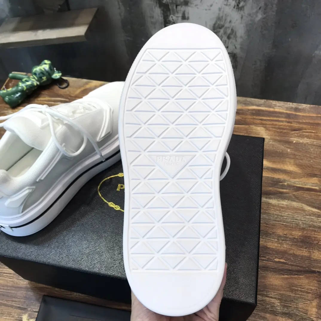 Unique PRADA Men’s White High-Top Chunky Sneakers with Re-Nylon and Patent Leather – P390 Style, 1:1 Replica Sneakers, High Quality Prada Sneakers Replica 189