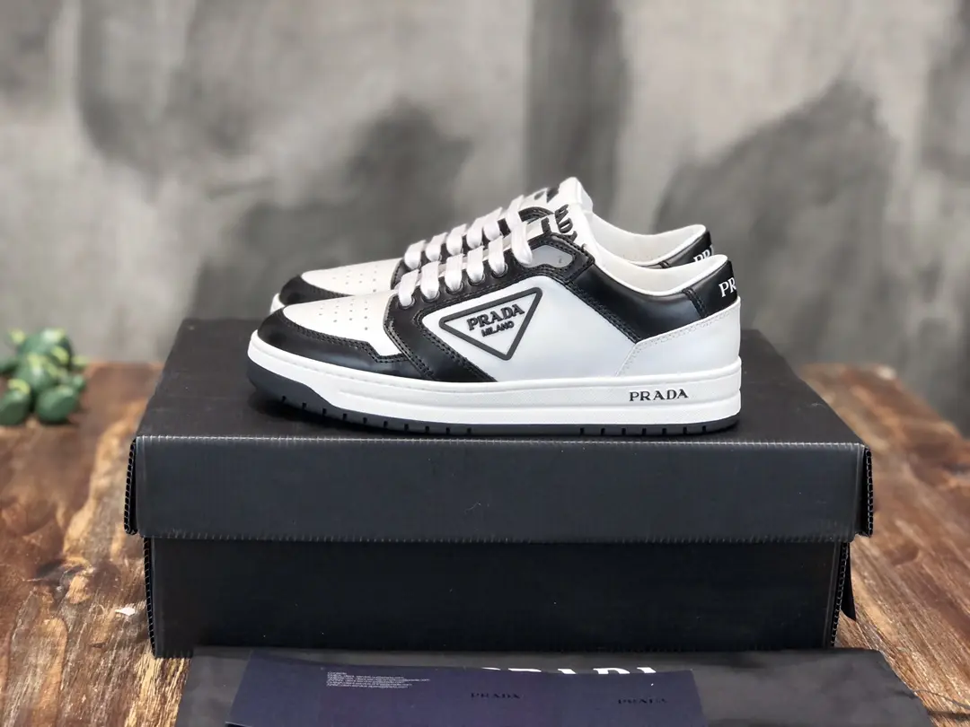 Chic Prada 22C White Low-Top Sneakers – High Quality Replica Prada Shoes 1: 216