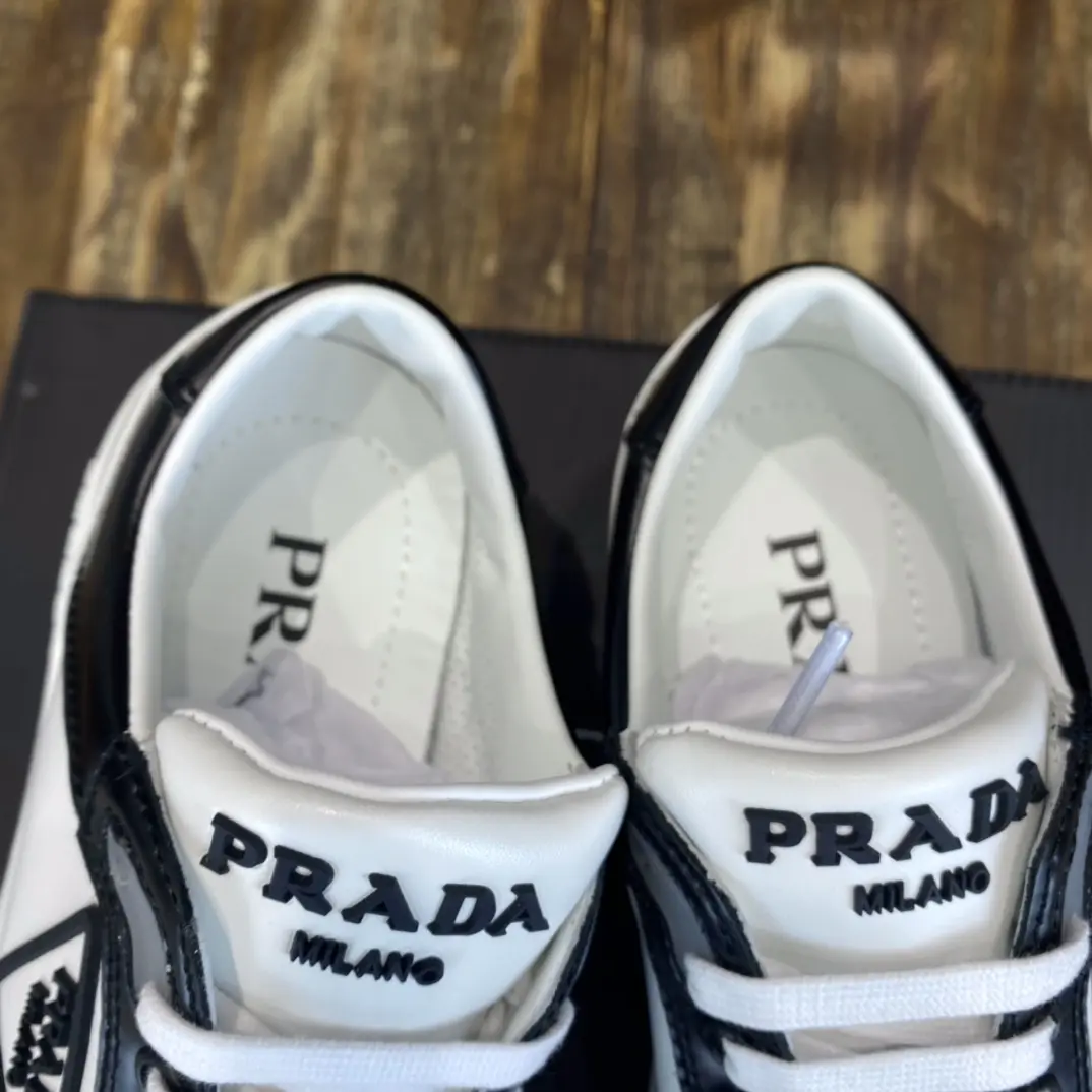 Chic Prada 22C White Low-Top Sneakers – High Quality Replica Prada Shoes 1: 216