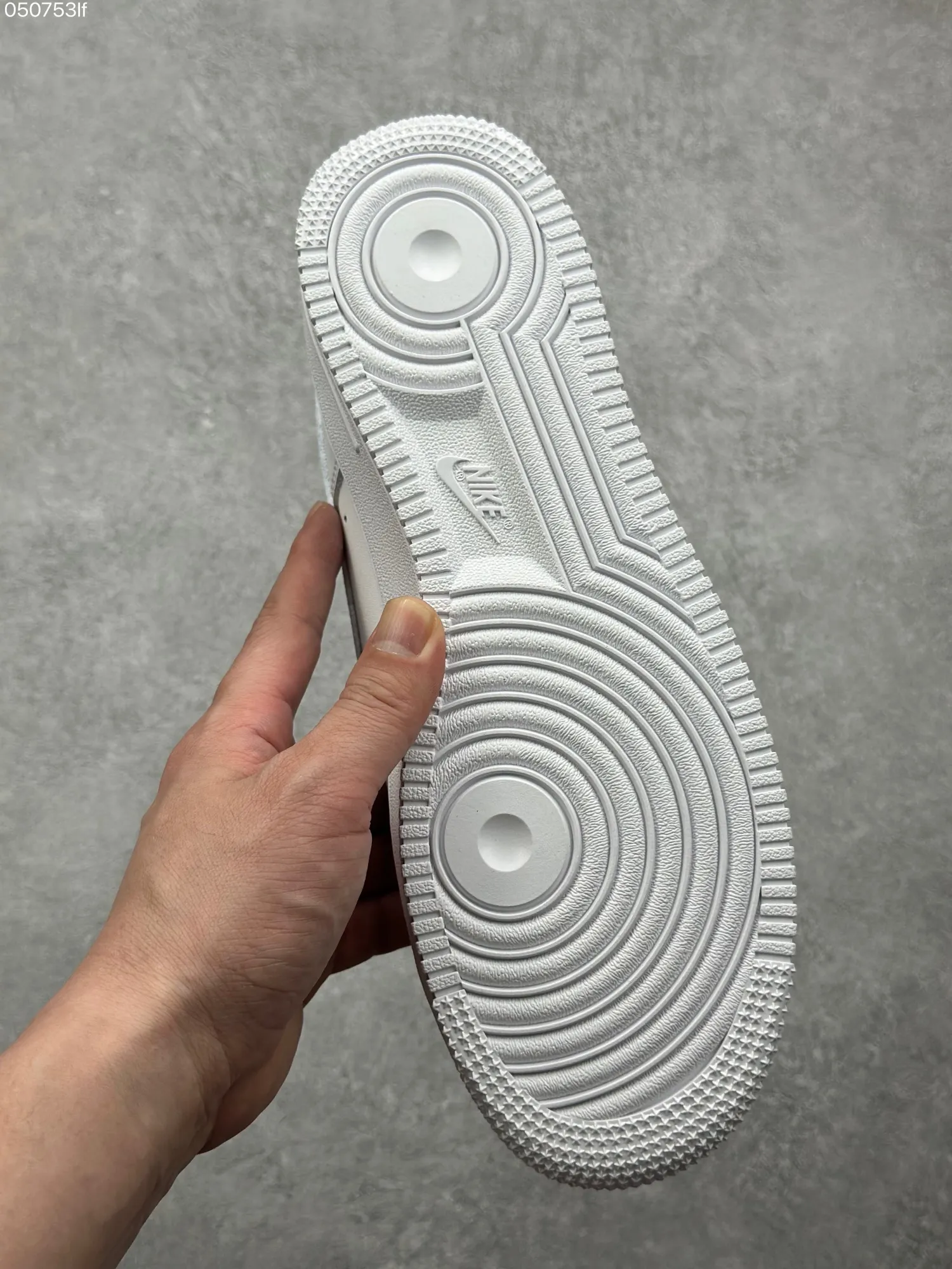 Trendsetting Supreme x Nike Air Force 1 ’07 Low All-White Custom Leather  Sneakers – Best Replica Sneakers & Rep Shoes 993