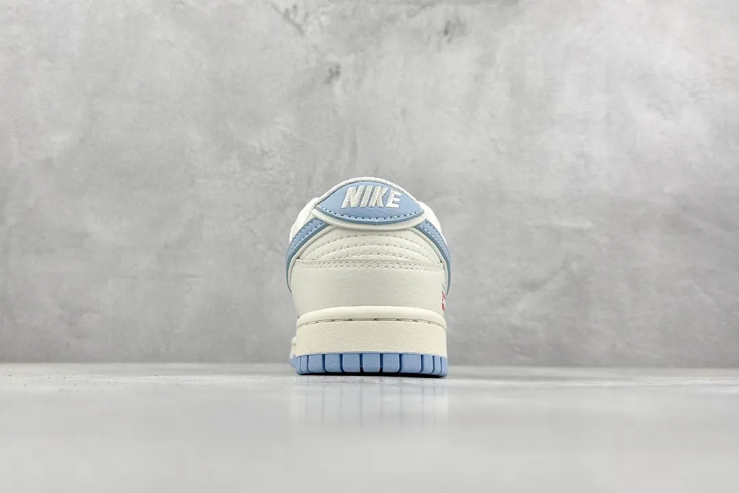 Supreme x Nike SB Dunk Low Blue Starry Sky Replica Nikes Rep Sneakers EasyCare 1575