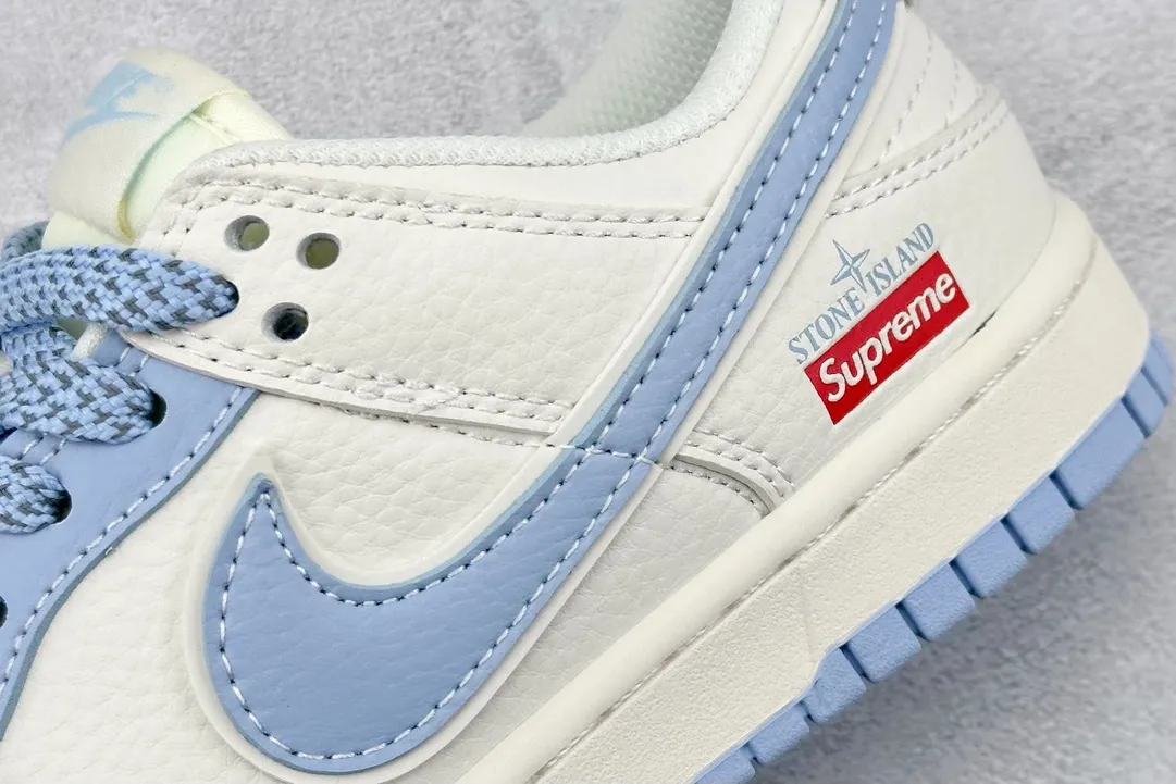 Supreme x Nike SB Dunk Low Blue Starry Sky Replica Nikes Rep Sneakers EasyCare 1575
