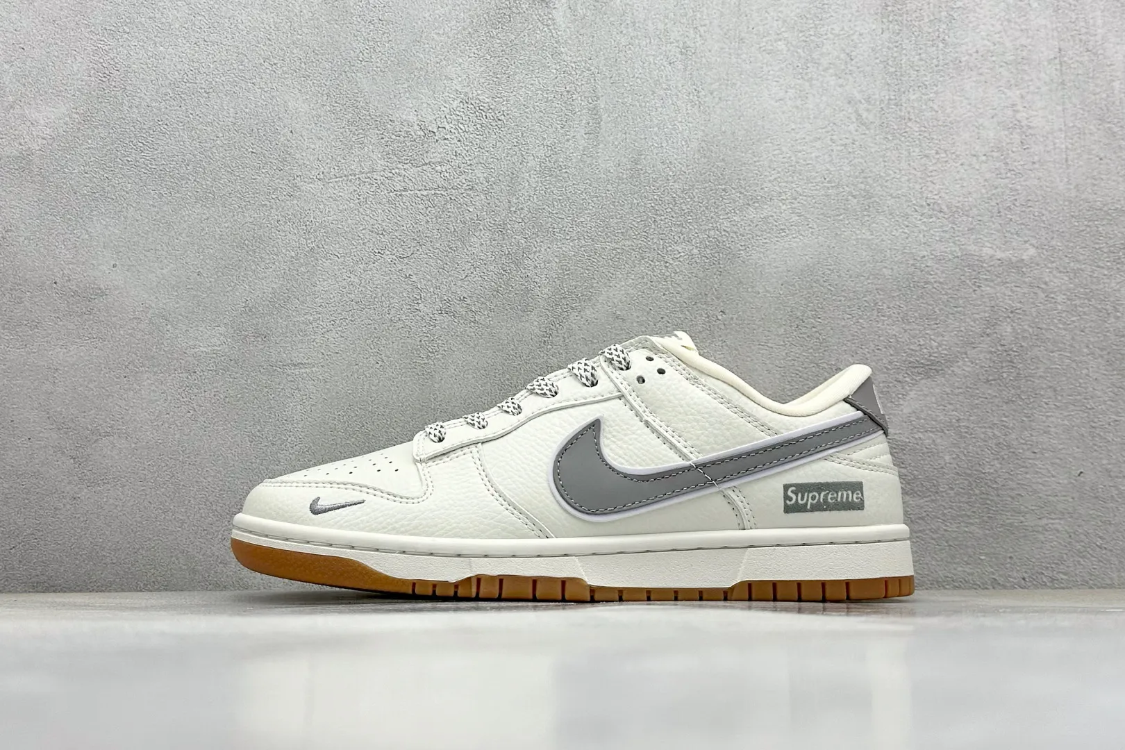 Sporty Supreme x Nike SB Dunk Low Light Grey –  Replica Nikes & Rep Shoes Collection 1628