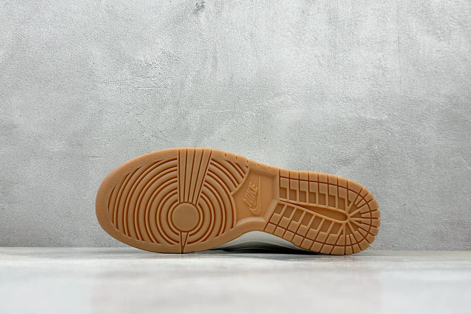 Sporty Supreme x Nike SB Dunk Low Light Grey –  Replica Nikes & Rep Shoes Collection 1628