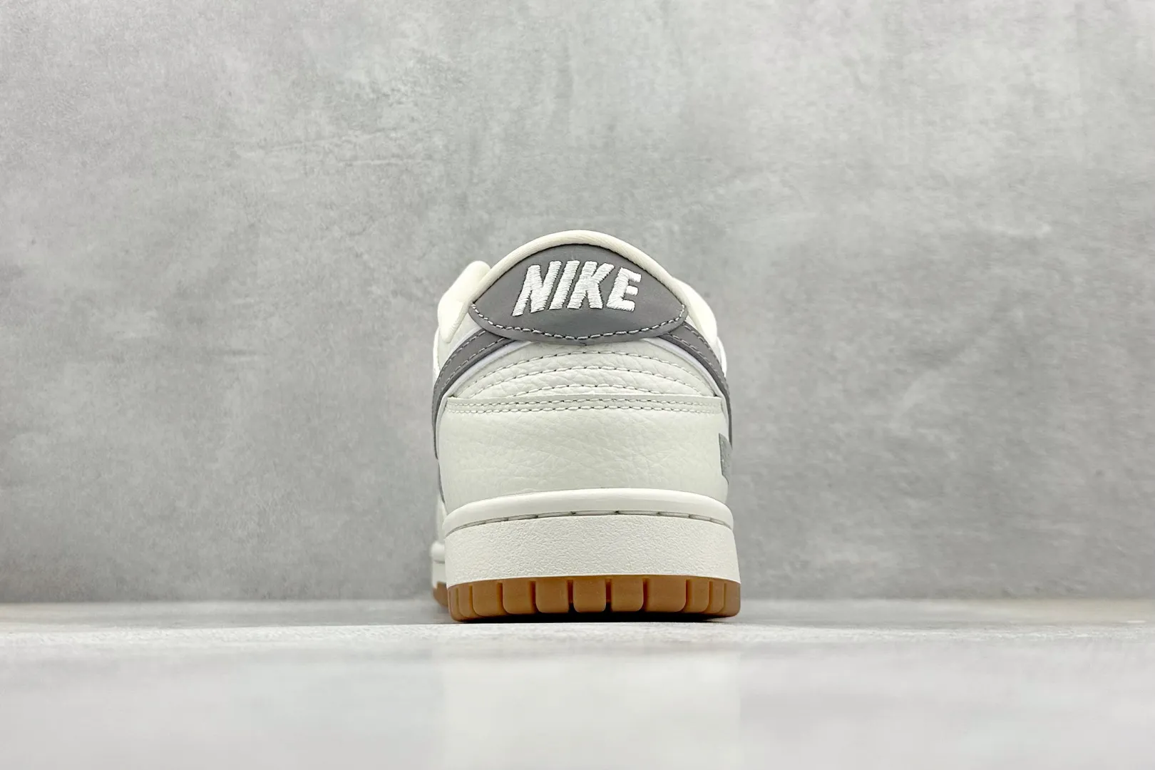 Sporty Supreme x Nike SB Dunk Low Light Grey –  Replica Nikes & Rep Shoes Collection 1628