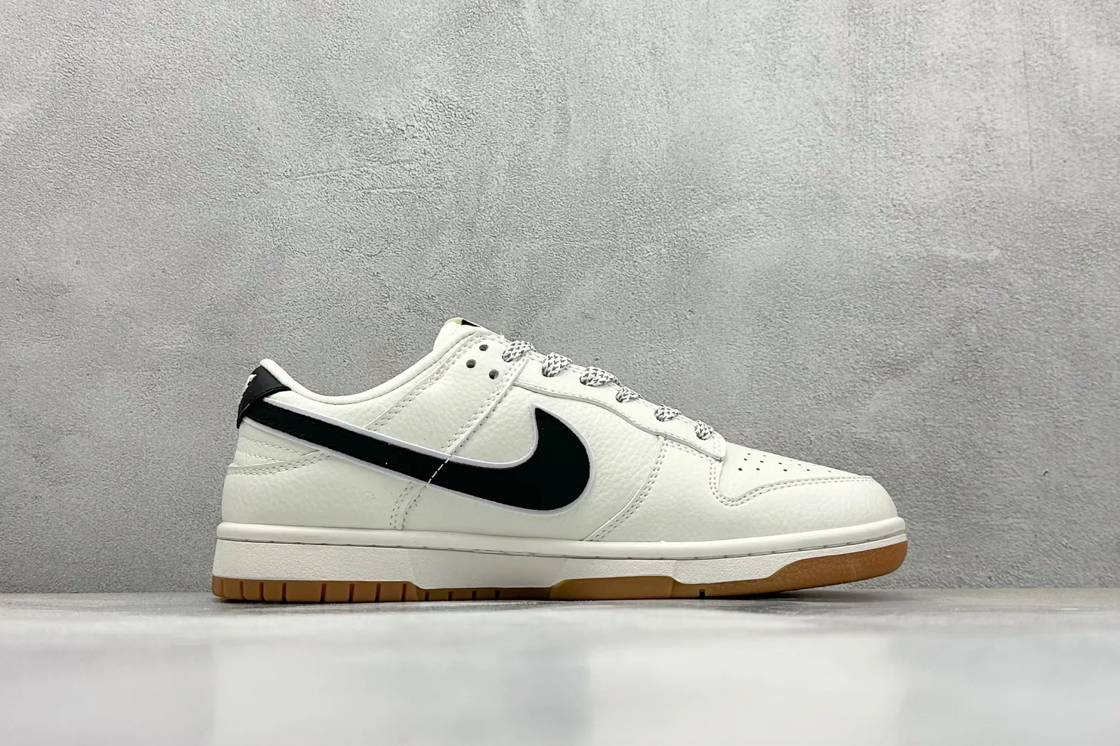 Supreme x Nike SB Dunk Low White Black –  Replica Nikes & Fake Nike Shoes AllSeason 1608