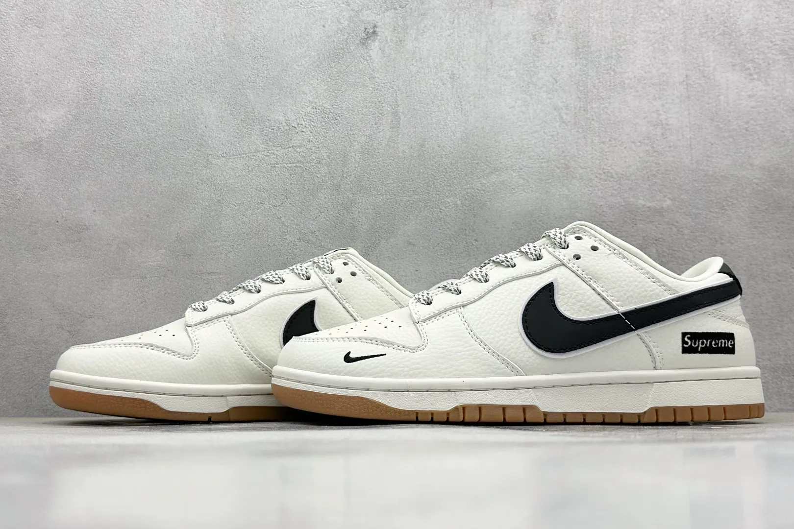 Supreme x Nike SB Dunk Low White Black –  Replica Nikes & Fake Nike Shoes AllSeason 1608