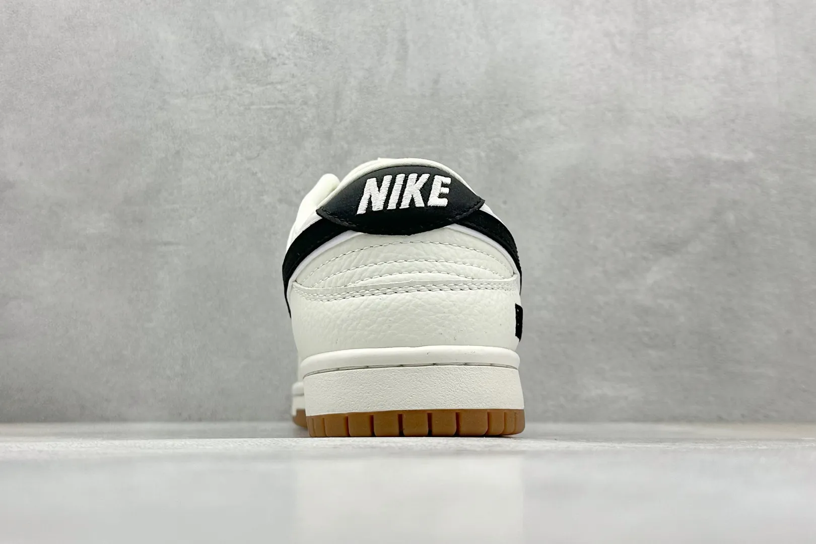 Supreme x Nike SB Dunk Low White Black –  Replica Nikes & Fake Nike Shoes AllSeason 1608