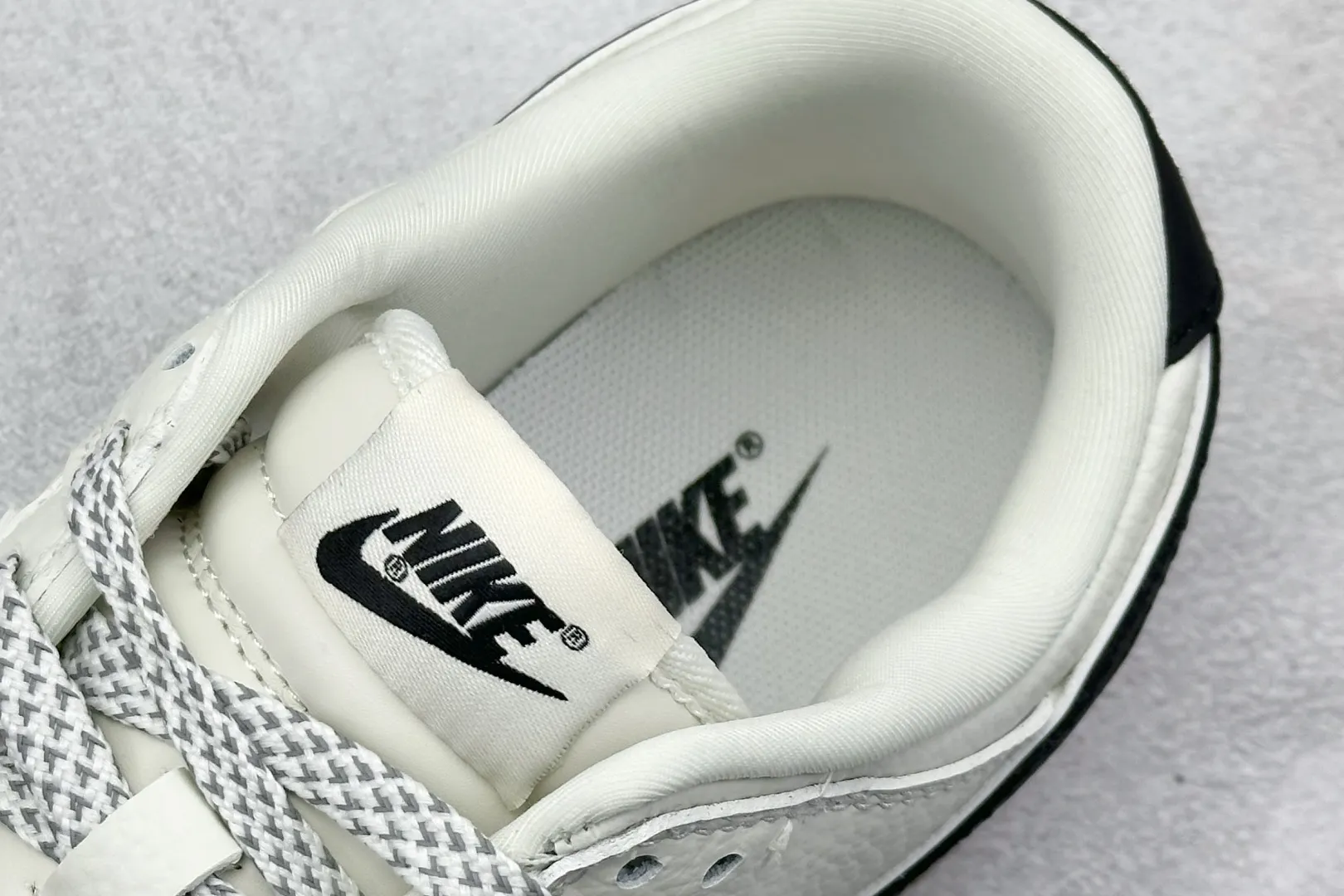 Supreme x Nike SB Dunk Low White Black –  Replica Nikes & Fake Nike Shoes AllSeason 1608